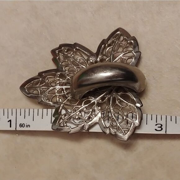2 for $20 VTG Silver Filigree Leaf Pin With Loop - Picture 7 of 8